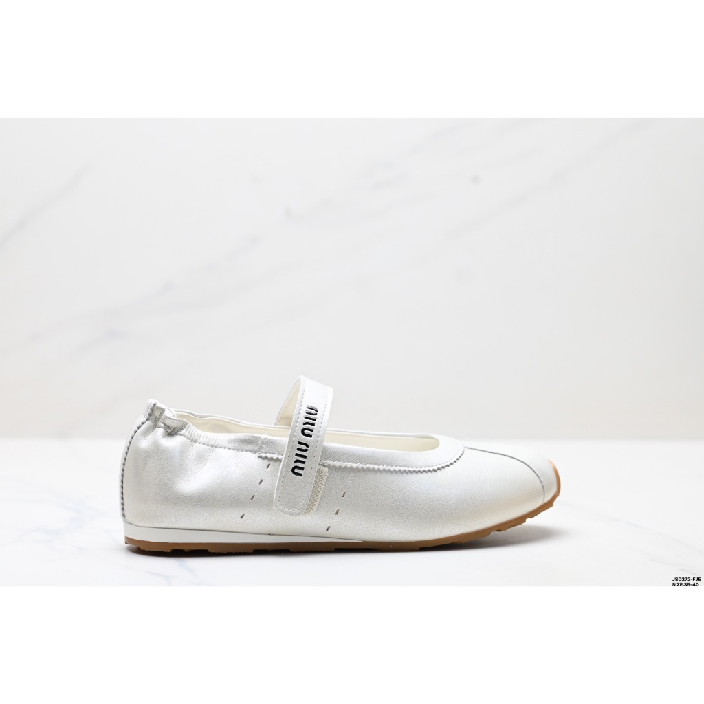 MiuMiu Mary Jane รองเท้าบัลเล่ต์แบบสวม สแลंป์ดีไซน์หรู