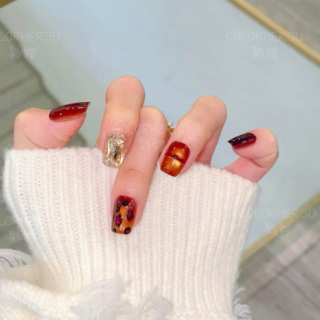 T029 เล็บปลอมสําเร็จรูป ทำด้วยมือ 10 ชิ้น/กล่อง ลายเสือดาวสีน้ำตาล หรูหรา ดูแพง สไตล์ฝรั่งเศส สวมง่าย ใช้ซ้ำได้