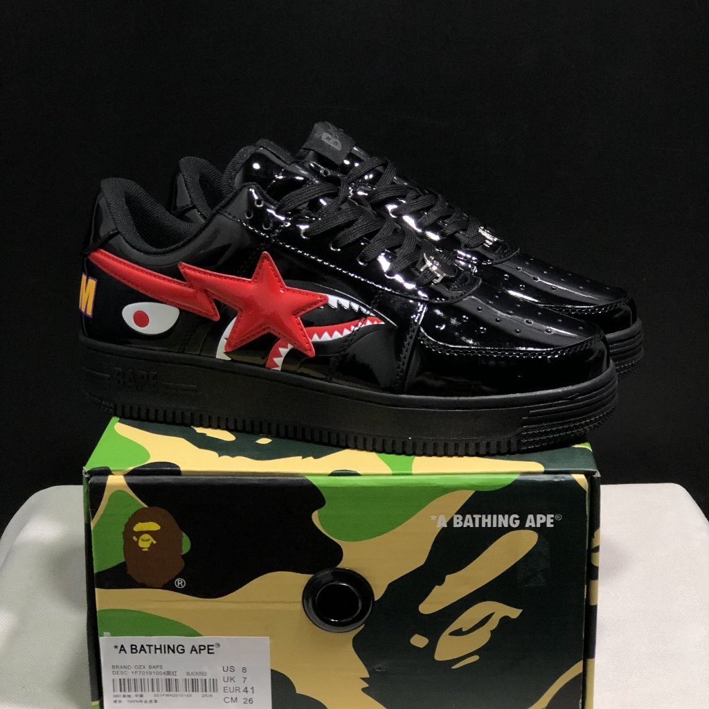 Bape Sta รองเท้าบอร์ดลําลองตัดต่ําที่ทนต่อการสึกหรอและสะดวกสบาย สี: สีดําและฉลามแดง