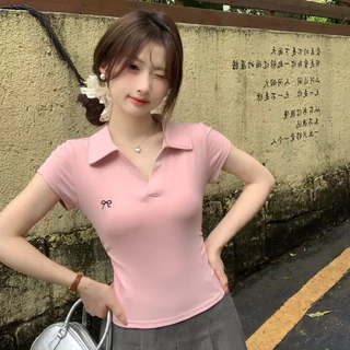 เสื้อโปโลแขนสั้นสีผู้หญิง การเย็บปักถักร้อย สีทึบ เสื้อ V คอ