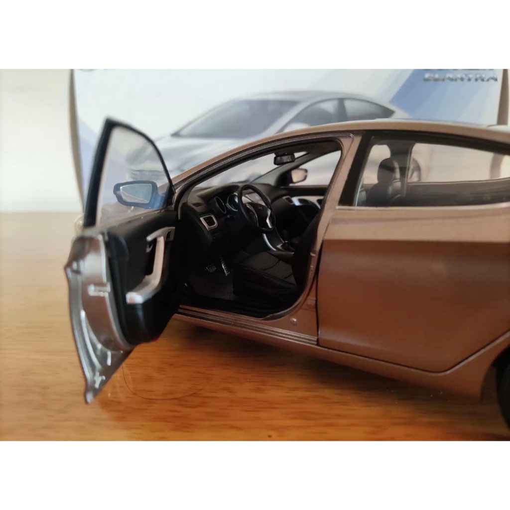 โมเดลรถ Locoming รุ่นรถ Locoming 1 18 รุ่น Beijing Hyundai Locoming 2008 สี Champagne Gold แพ็คเกจต้