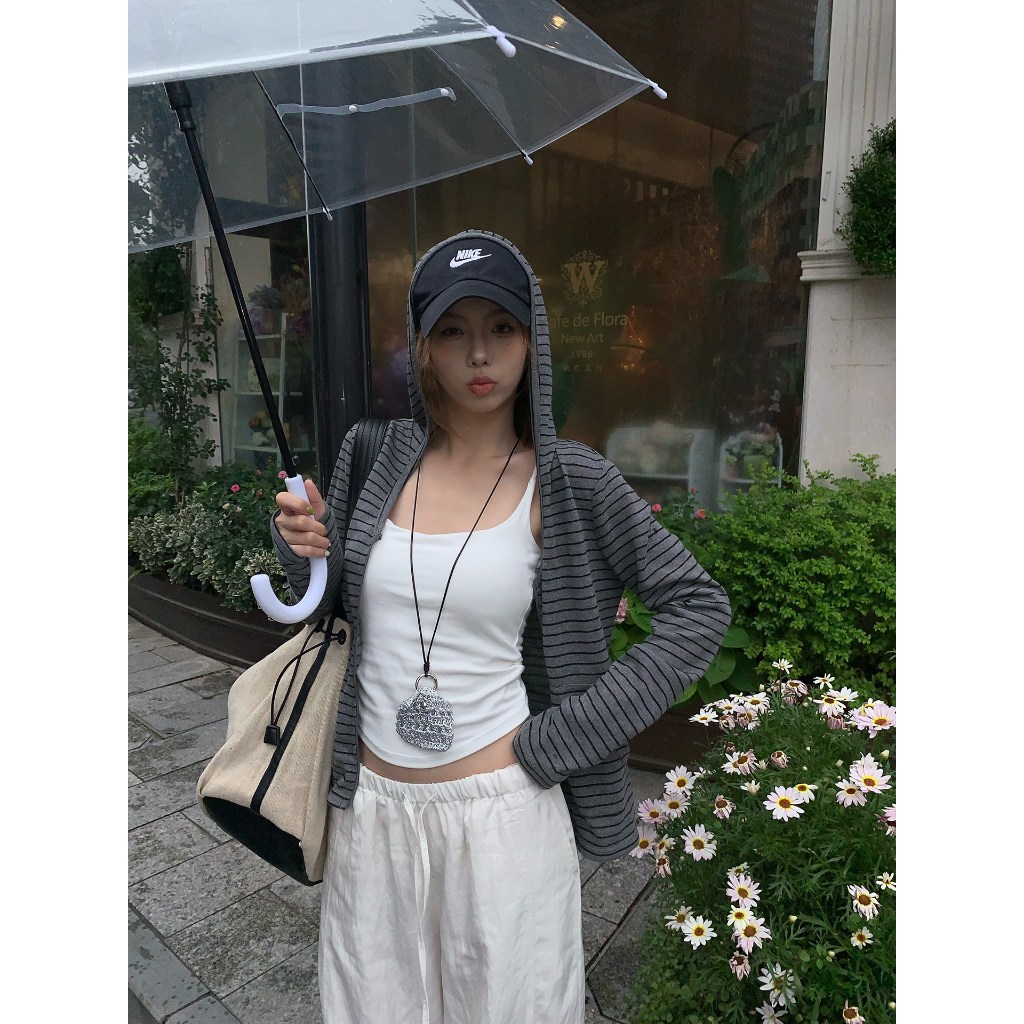 Bella Shop เสื้อคลุมบางๆ เสื้อแจ็คเก็ตแขนยาวมีฮู้ดลายทางพร้อมซิป สไตล์สปอร์ต ทรงเข้ารูป ใส่สบายดูผอม - รูปที่ 2