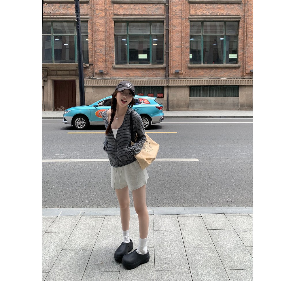 Bella Shop เสื้อคลุมบางๆ เสื้อแจ็คเก็ตแขนยาวมีฮู้ดลายทางพร้อมซิป สไตล์สปอร์ต ทรงเข้ารูป ใส่สบายดูผอม - รูปที่ 7