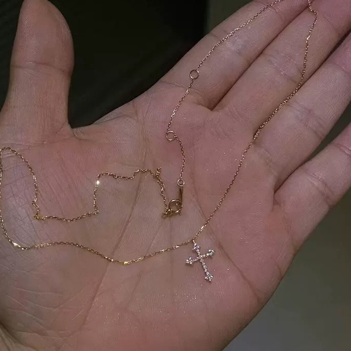S925 เงินสเตอร์ลิง Strobe Full Diamond Cross สร้อยคอผู้หญิงหรูหรา Niche High-End Clavicle สร้อยคอ Classy อุปกรณ์เสริมสร้อยคอ