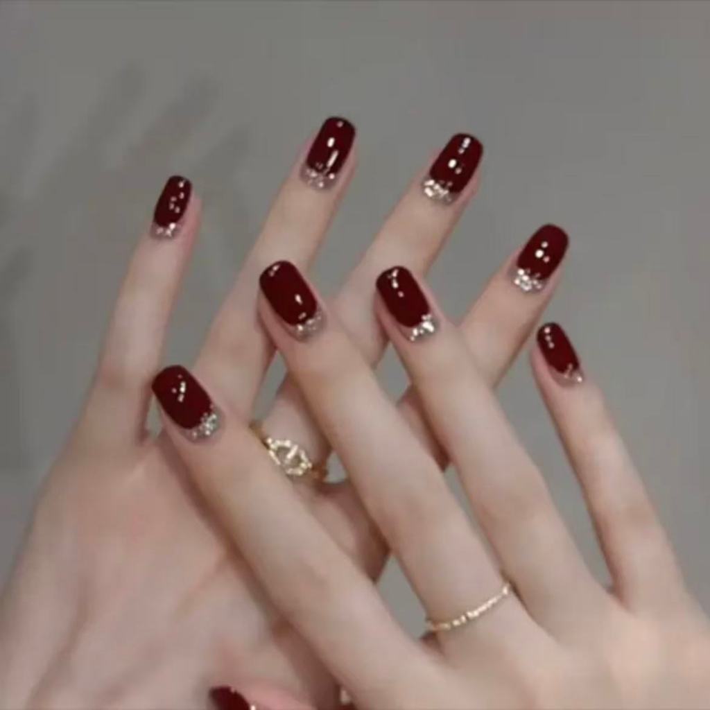 C262 เล็บปลอมสําเร็จรูป เจลแท้ ทำด้วยมือ 10 ชิ้น/กล่อง สไตล์เพชรเบอร์กันดี สวัสดีปีใหม่และขอให้โชคดี หรูหรา ประณีต สวมง่าย ใช้ซ้ำได้