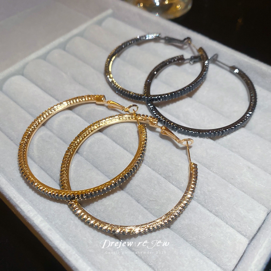 ต่างหูสองชั้นลายพิมพ์แบบห่วง สไตล์หรูหรา มีให้เลือกทั้งสีดำและสีทอง เสริมความสวยงามได้อย่างลงตัว - รูปที่ 4