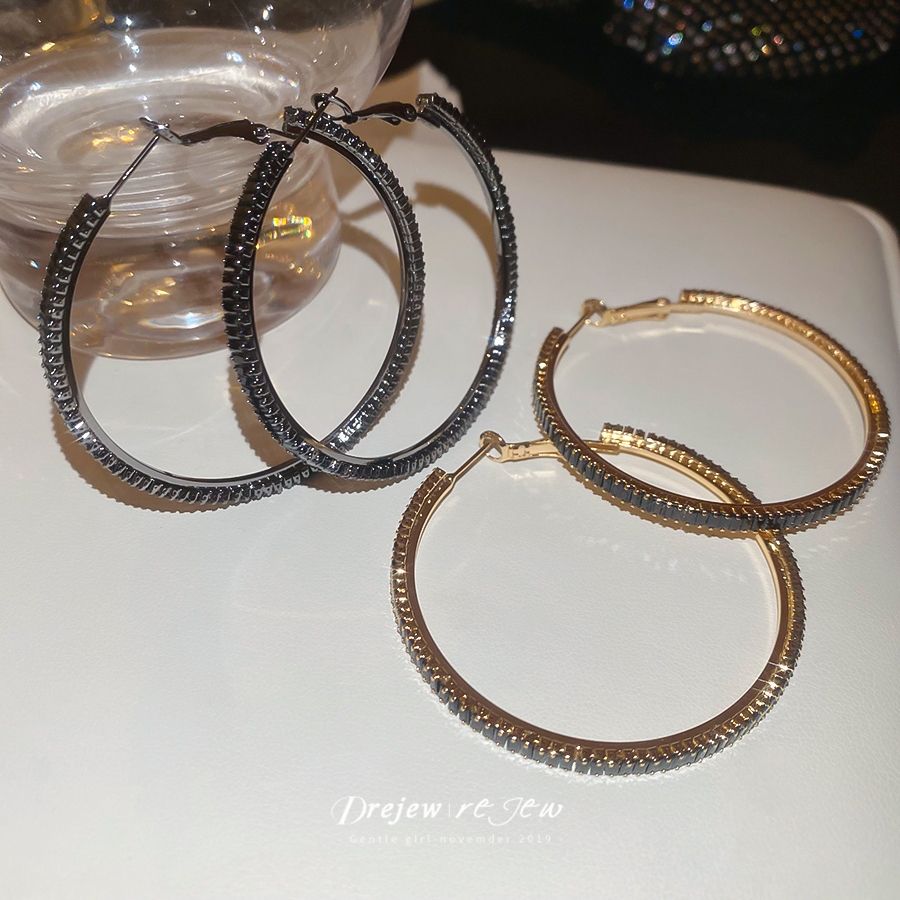 ต่างหูสองชั้นลายพิมพ์แบบห่วง สไตล์หรูหรา มีให้เลือกทั้งสีดำและสีทอง เสริมความสวยงามได้อย่างลงตัว - รูปที่ 6