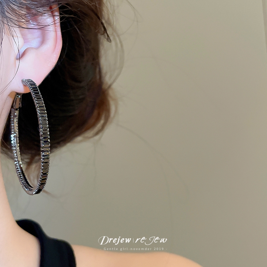 ต่างหูสองชั้นลายพิมพ์แบบห่วง สไตล์หรูหรา มีให้เลือกทั้งสีดำและสีทอง เสริมความสวยงามได้อย่างลงตัว - รูปที่ 5