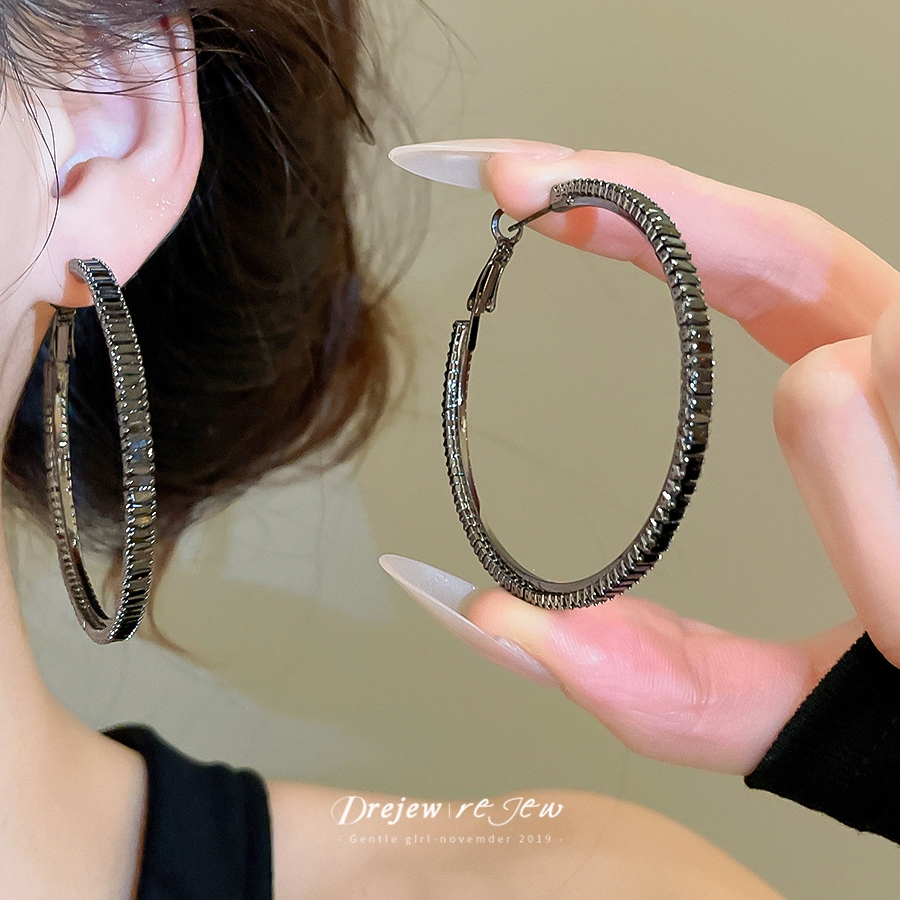 ต่างหูสองชั้นลายพิมพ์แบบห่วง สไตล์หรูหรา มีให้เลือกทั้งสีดำและสีทอง เสริมความสวยงามได้อย่างลงตัว - รูปที่ 2