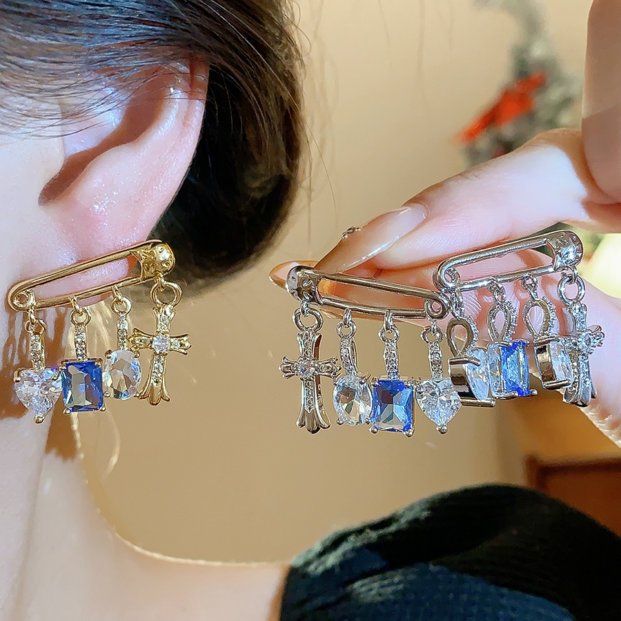 Pin Charm ต่างหูสตั๊ด.Cross Gem Design สำหรับผู้หญิง แต่งตัววันไหนก็สวย trendy