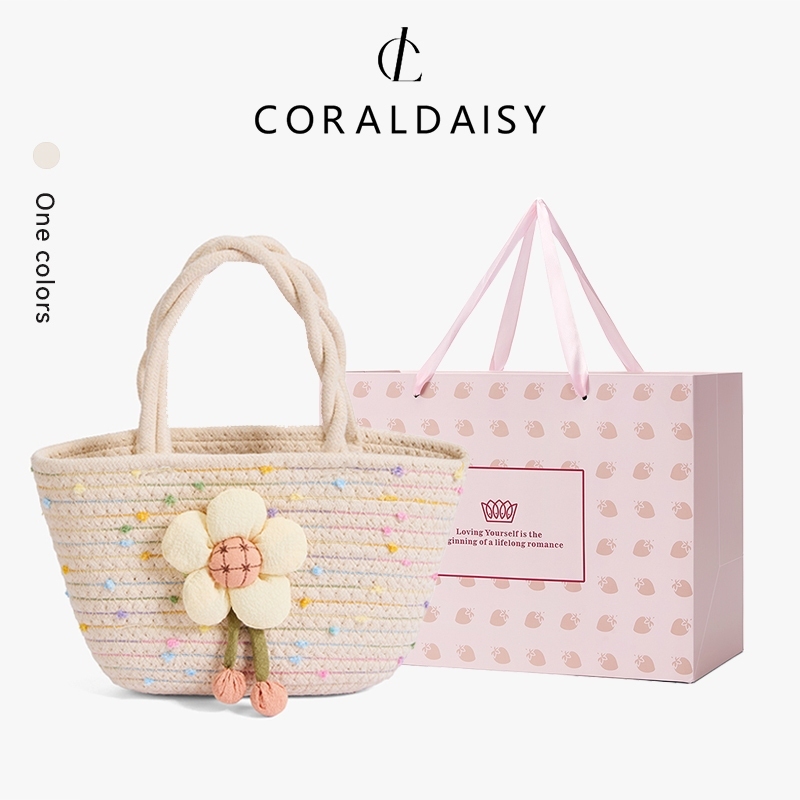 CORALDAISY รุ่นใหม่ปี 2026 จุดหลากสี กระเป๋าถือ น่ารักและสง่างาม ถังกลม กระเป๋าถือทอ ตกแต่งดอกไม้