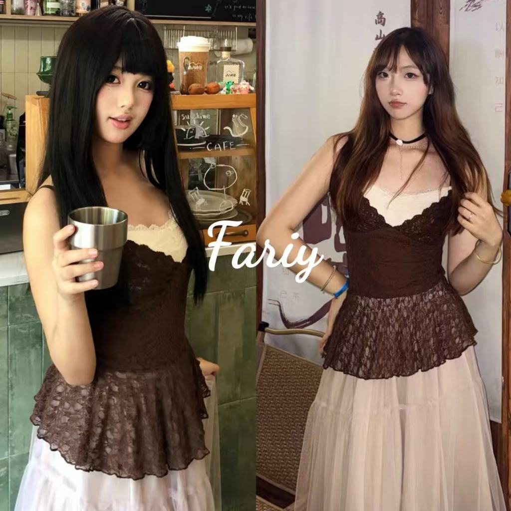 Fariy🍒คลังสินค้าพร้อม🍒 เสื้อสายเดี่ยวผู้หญิง สไตล์ใหม่ต้นฤดูใบไม้ร่วงปี 2025 มีแผ่นเสริมทรง ดีไซน์ลูกไม้แบบสองชิ้นคล้ายเสื้อสองชิ้นสไตล์ฝรั่งเศส ไม่มีแขน