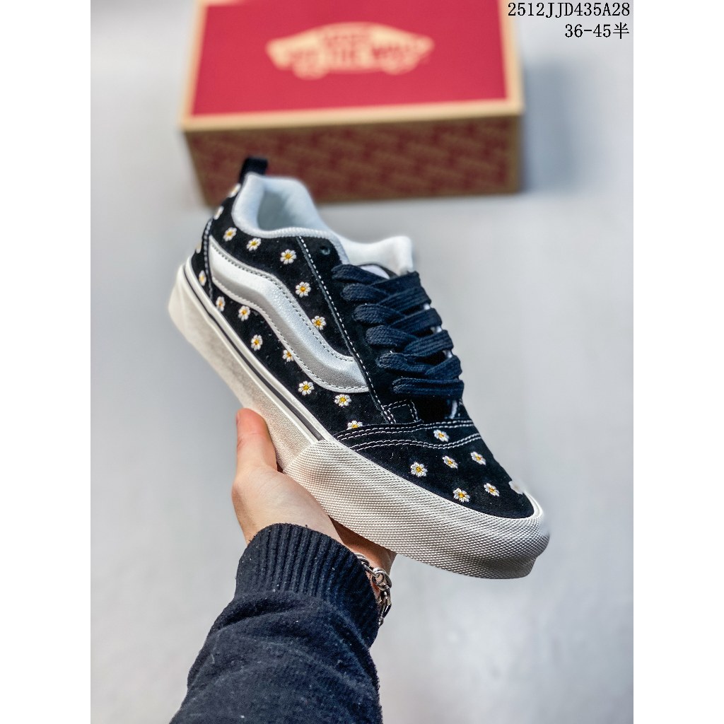 รองเท้าผ้าใบ Vans Knu Skool