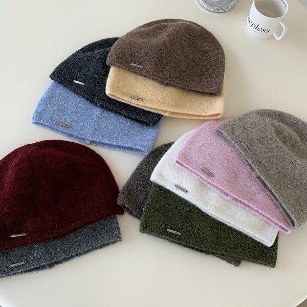 เกาหลี High-End สีแดงถักหมวกผู้หญิงฤดูใบไม้ร่วงฤดูหนาว Retro All-Match วรรณกรรม Baotou หมวกขนสัตว์แสดงใบหน้าขนาดเล็กหมวกเย็น