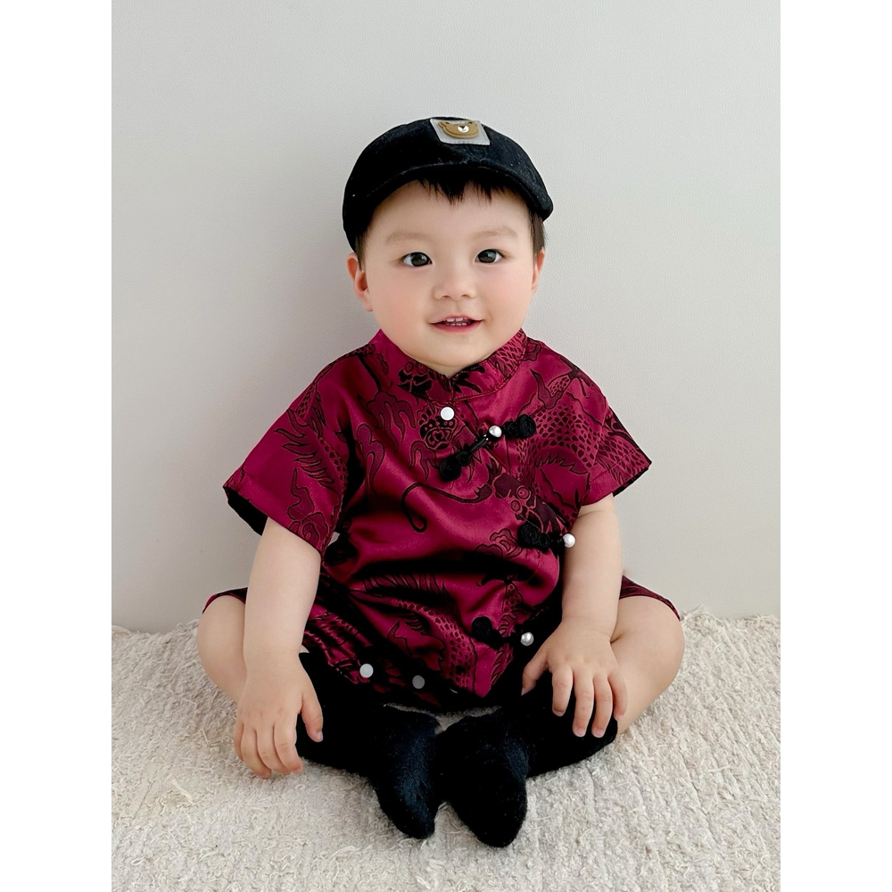 ชุดรอมเปอร์ กี่เพ้า จีนโบราณเด็กทารก - ชุดบอดี้สูทผ้าซาตินลายมังกร (สีเหลือง/สีแดง) สําหรับปีใหม่จันทรคติ (0-24 เดือน) - รูปที่ 2