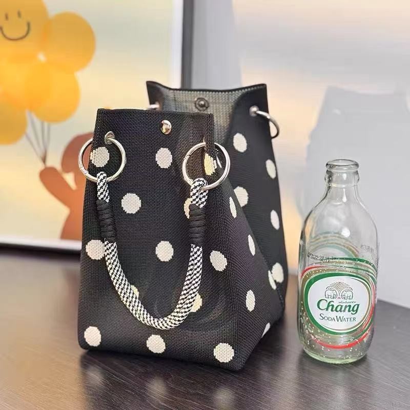 กระเป๋าถักหนังสัตว์ polka dot ด้าม rope handle ความจุขนาดใหญ่ ใช้งานได้หลากหลาย เหมาะสำหรับการช้อปปิ้งและการเดินทาง