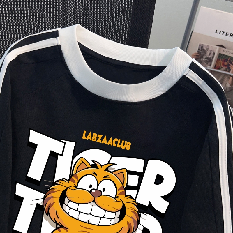 【จัดส่งจากกรุงเทพฯ】🔥NASA ฤดูร้อน ลายแมวการ์ตูน 🐱 สไตล์ขี้เกียจ oversize แขนสั้น ยูนิเซ็กส์ ลำลอง เทรนด์ สามแถบ สีดำ เสื้อYG813 - รูปที่ 2