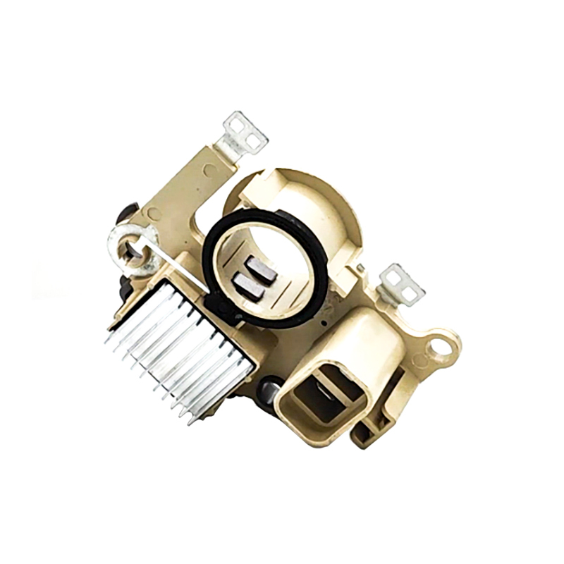 Auto denki ic เครื่องควบคุมแรงดันไฟฟ้าไดชาร์จ 12v 13600500 / 06-006 สําหรับ AMP0801 A866X25472 A866X