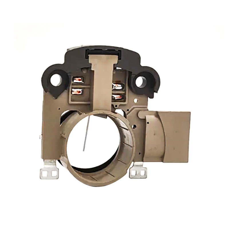 Auto denki ic เครื่องควบคุมแรงดันไฟฟ้าไดชาร์จ 24v 13600700 / 06-008 สําหรับ ARM5082BS AMP0808 A866X2