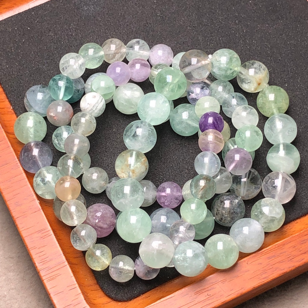 สร้อยข้อมือฟลูออไรต์ธรรมชาติ สีสันสดใส