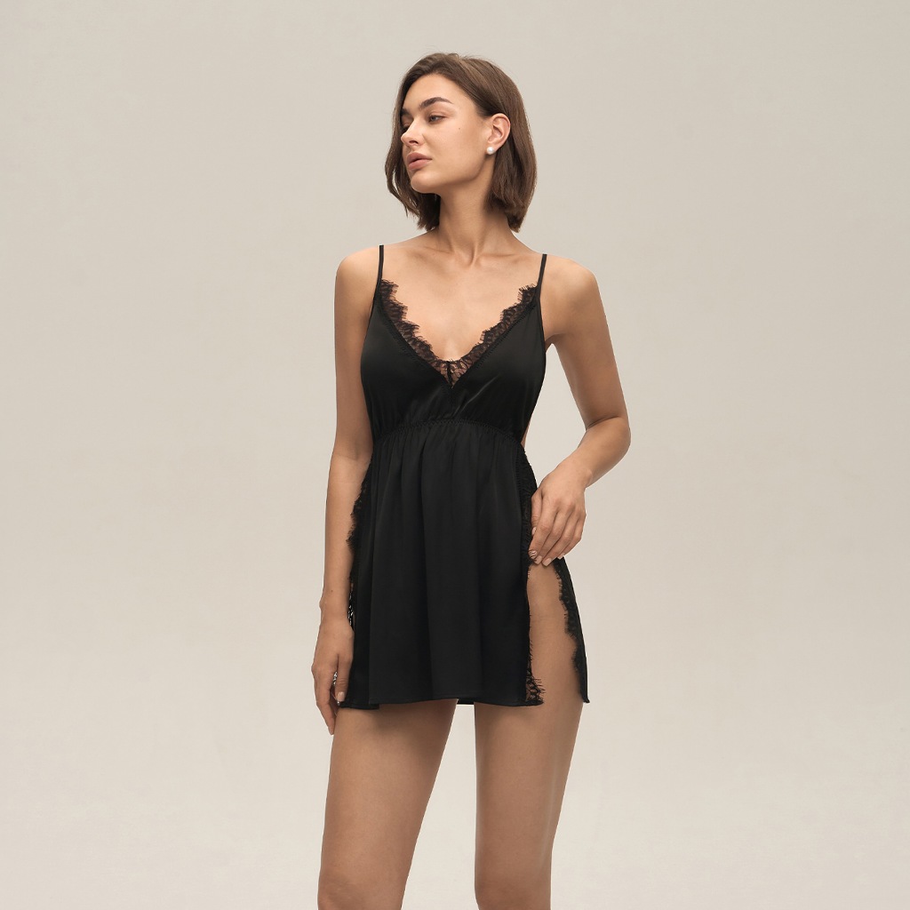 ผ้าไหมซาตินสลิงชิ้นเดียว Nightdress สุภาพสตรีฤดูร้อนสีทึบขอบลูกไม้ชุดนอนชุดเซ็กซี่ Halter High Slit กระโปรงบ้าน DQ3900