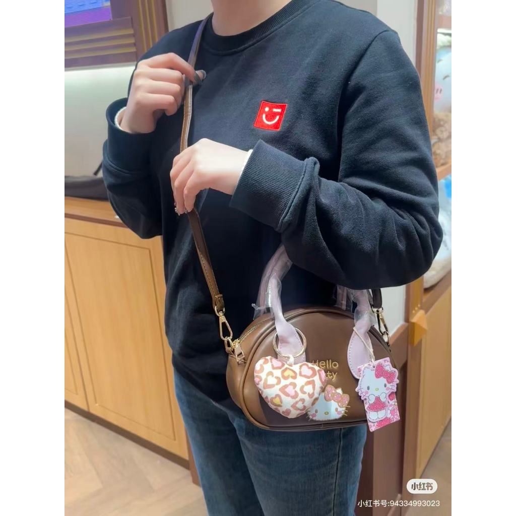 กระเป๋าถือ Hello Kitty ดีไซน์เก๋ จาก Miniso - รูปที่ 3