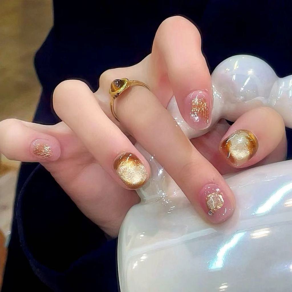 C263 เล็บปลอมสําเร็จรูป เจลแท้ ทำด้วยมือ 10 ชิ้น/กล่อง ฤดูใบไม้ร่วงและฤดูหนาว อำพัน สไตล์ลำลองในชีวิตประจำวัน ดูเป็นธรรมชาติ สวมง่าย ใช้ซ้ำได้ ราคาถูก Shopee Lazada