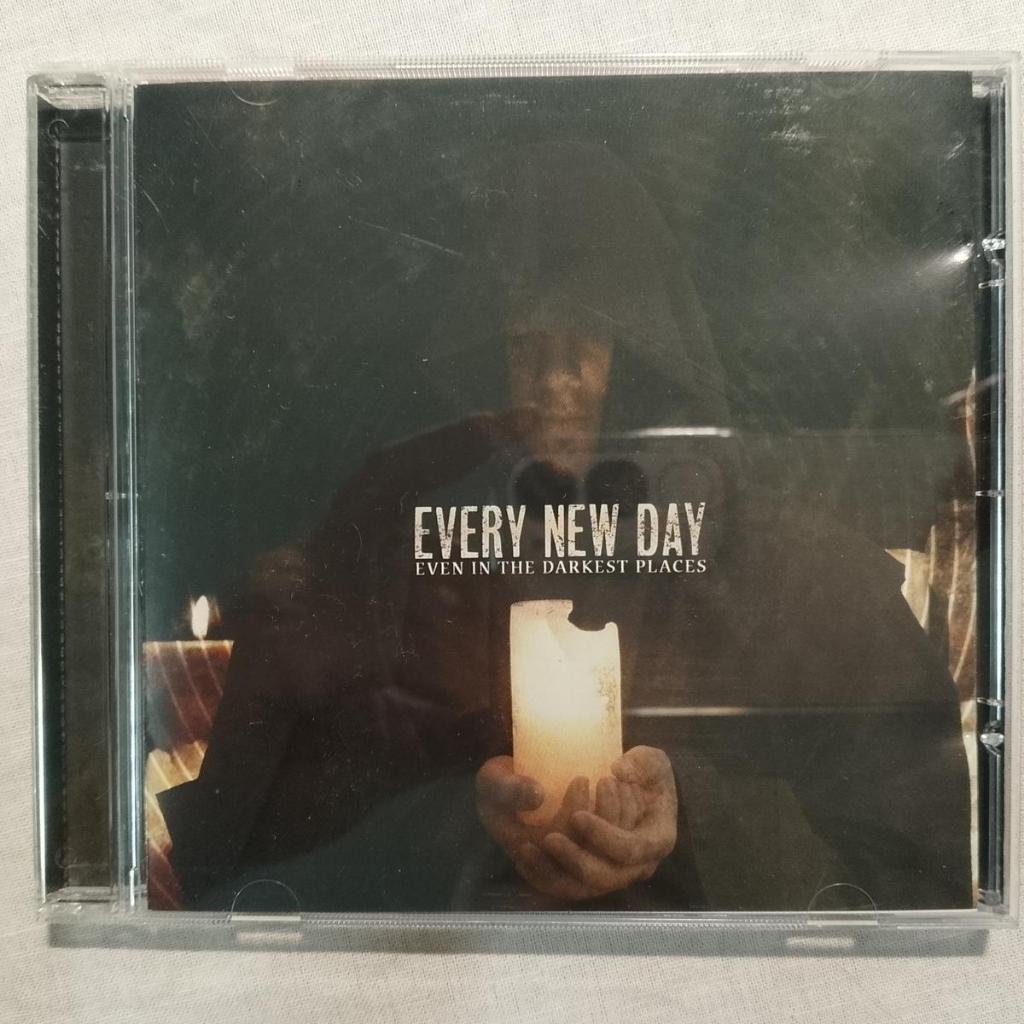 แบ่งปันทุกวันใหม่ - แม้ใน Darkest Places metalcore hardcore post-hardcore melodic hardcore CD ALBUM