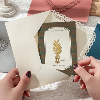 Exqusite Hollow Lace Envelopes Western สไตล์การ์ดเชิญปกซองจดหมายสําหรับตัวอักษรของขวัญปีใหม่ห่อกระเป๋างานแต่งงานโปสการ์ดเงินสดเงินซองจดหมาย
