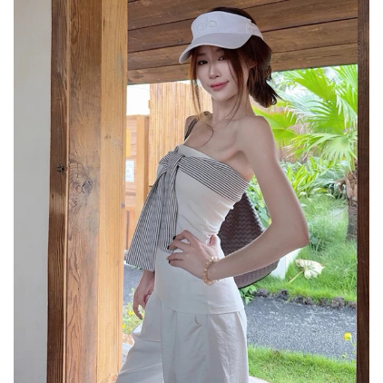 NICO BRA เสื้อเกาะอกผู้หญิง ดีไซน์เชื่อกผูกหน้าอก เสื้อครอปทรงรัดรูป เซ็กซี่แฟชั่นY2K สไตล์อเมริกัน สีพื้น แขนกุด - รูปที่ 5