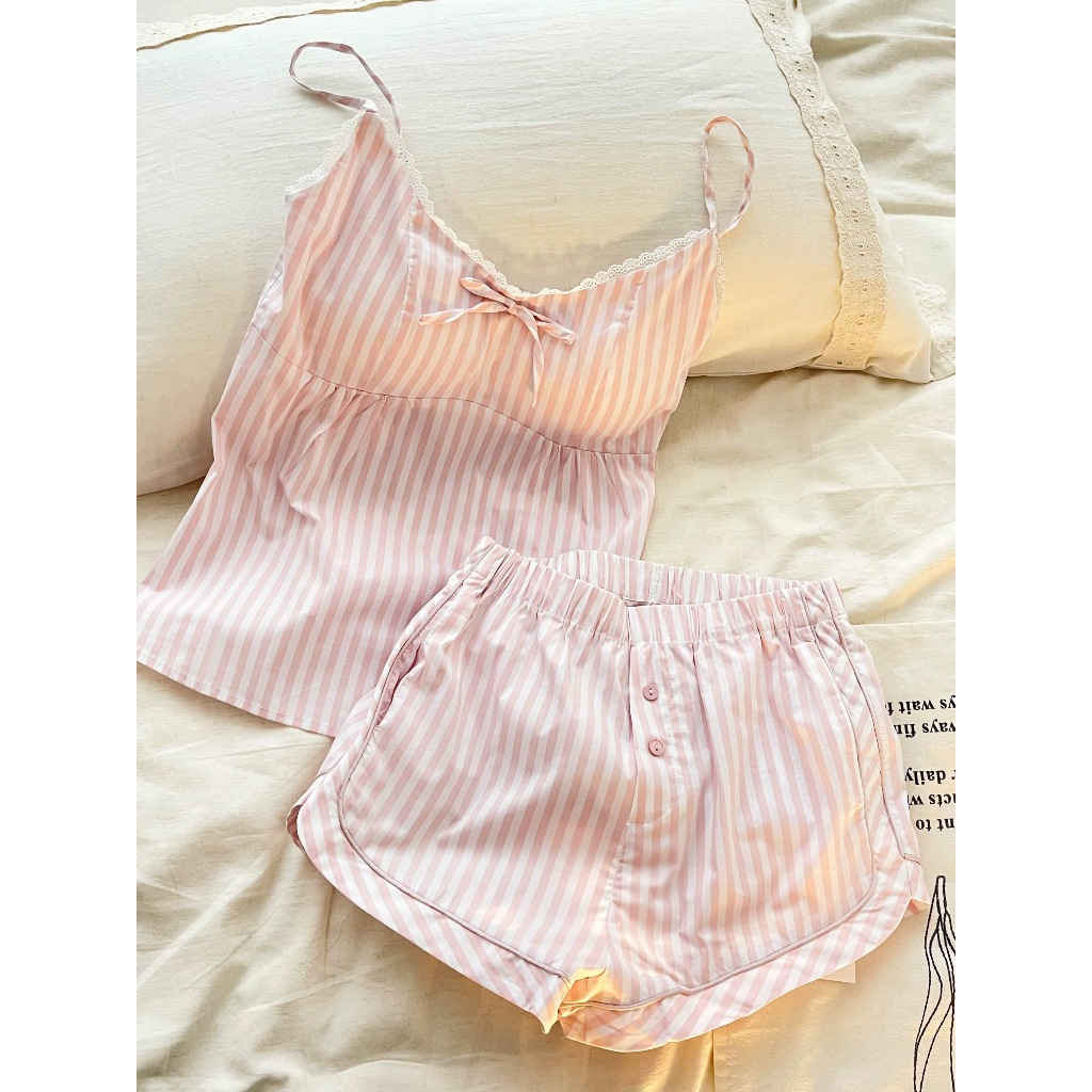 💗Summer Girl💗ชุดนอนผู้หญิงลายทางสีชมพู ชุดนอนใหม่ฤดูร้อนจากฝรั่งเศส ลูกไม้เสริมฟองน้ำ