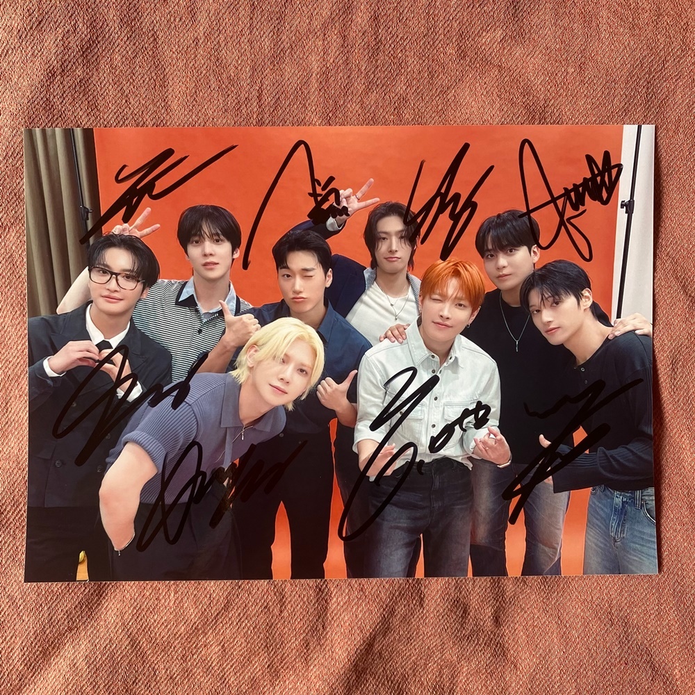 มือลงนามภาพถ่ายกลุ่ม Ateez ลายเซ็นต์ 5*7 นิ้ว Collection k-pop