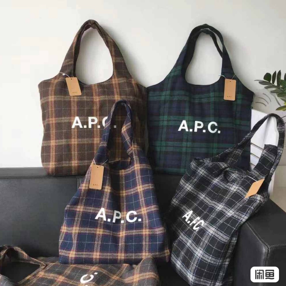 Apc logo print wollen Checker tote shoulder bag