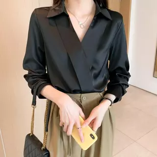 เสื้อเชิ้ตผ้าซาตินแขนยาวสีพื้นสำหรับผู้หญิง ผ่อนปรน วินเทจ คอวี เสื้อทำงาน