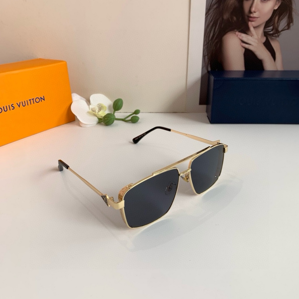 LV Louis Vuitton สไตล์ใหม่โลหะกรอบสี่เหลี่ยมผู้ชายผู้หญิงแว่นตากันแดดกลางแจ้ง Strong Light แว่นตากัน