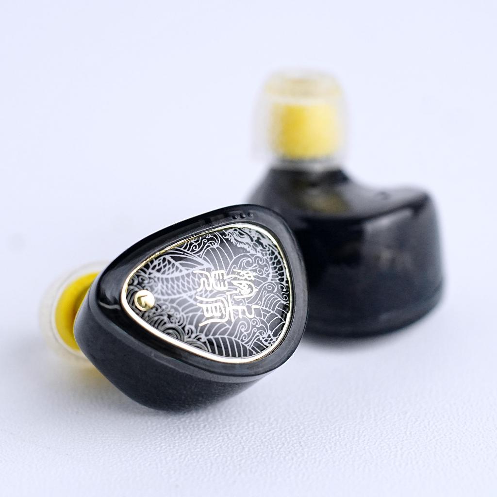 Tangzu Waner 2 10 มม.แบบไดนามิกหูฟังชนิดใส่ในหู IEM MIC โลหะคอมโพสิตไดอะแฟรม 0.78 มม.2Pin IEMs Wan e