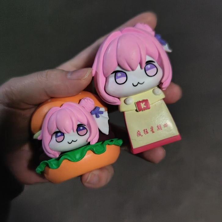 Doro Burger Crazy Thursday doro Dorothy Pink Dog รูปอุปกรณ์ต่อพ่วงของเล่นตุ๊กตาของขวัญวันเกิดเครื่อง