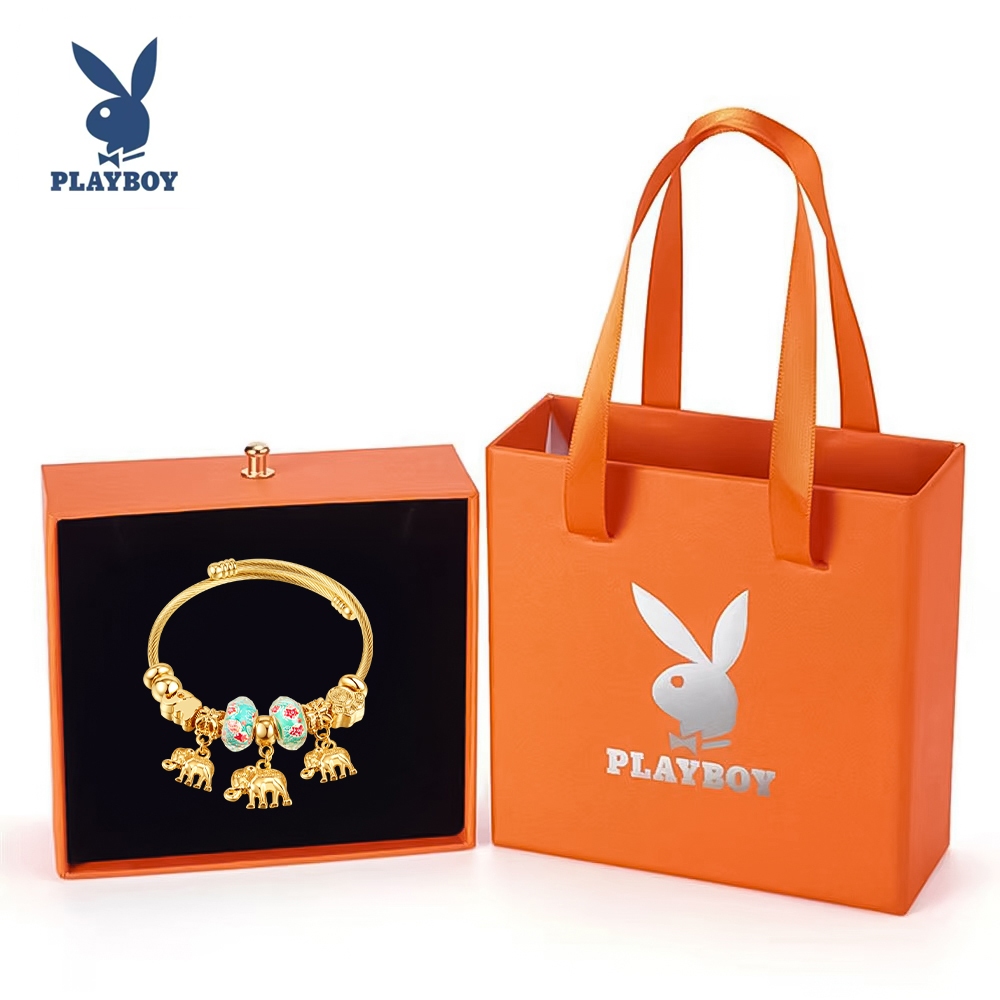 PLAYBOY กําไลลูกปัด คงทนไม่ซีดจาง  กําไลทอง แฟชั่น  โลโก้ประดับเพชร  พร้อมกล่อง ของขวัญ แฟชั่น พร้อมกล่อง GH1055