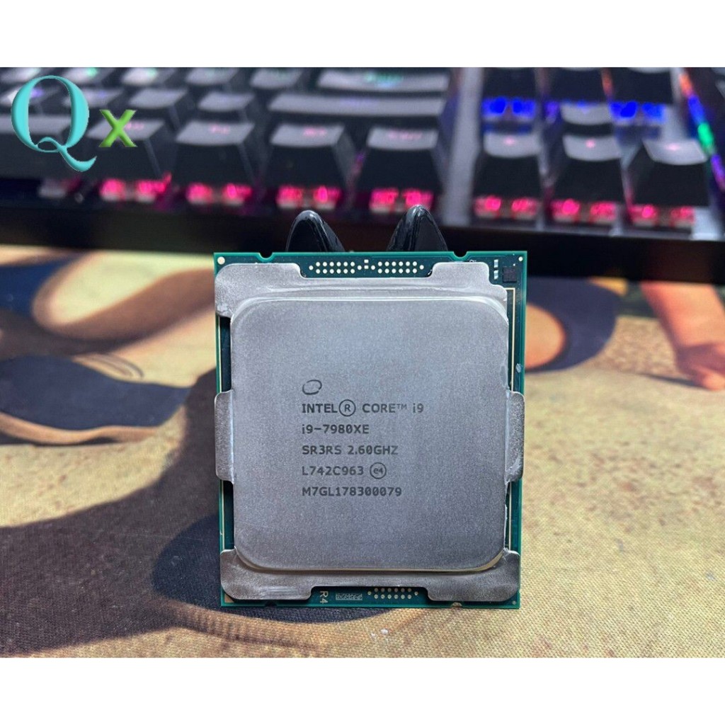 Upgrade Gaming CPU Core X-series i9-7980XE LGA-2066 X299 CPU โปรเซสเซอร์ 2.6GHz 18Core 24.75MB สําหร