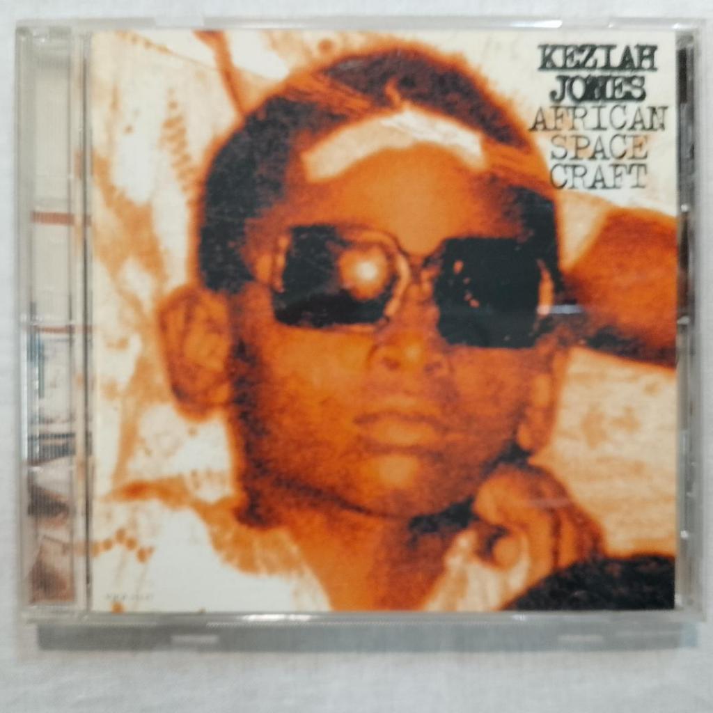 Keziah Jones – งานฝีมืออวกาศแอฟริกัน 	Rhythm & Blues, Modern Electric Blues, ฟรีอัลบั้มซีดี Funk 199