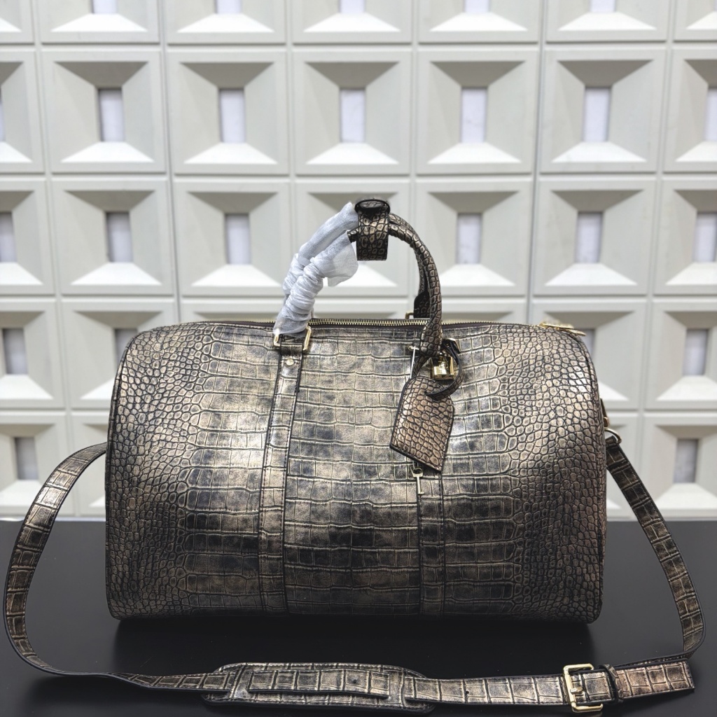 LV KEEPALL Monogram Travel Bag One-Shoulder Messenger Handbag Bag Unisex Airport Bag Physical Shooti