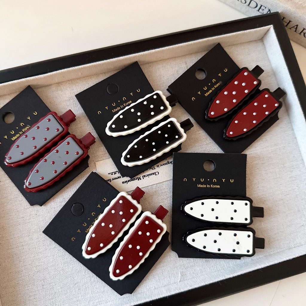 คลิปผมหน้าม้าลายจุดย้อนยุคง่ายๆ กิ๊บติดผมสำหรับสไตล์คลาสสิกที่เข้าได้กับทุกลุค - รูปที่ 2