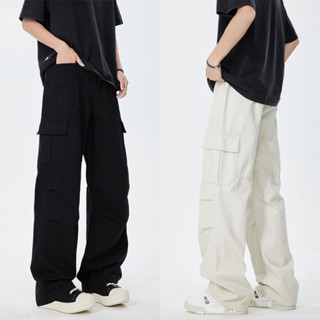 กางเกงผู้ชายรุ่นหลวม พร้อมกระเป๋ามากมายและเอวยางยืด ทำจากผ้า…