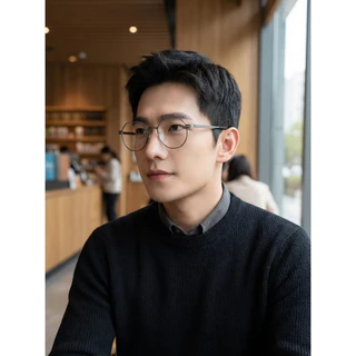 สไตล ์ อุตสาหกรรมเยอรมันดีไซน ์ ไร ้ สกรูกรอบแว ่ นตาน ้ ําหนักเบาและบางวัดไทเทเนียมบางเฉียบสําหรับผู ้ ชายและผู ้ หญิงแว ่ นตารูปมงกุฎ 80992