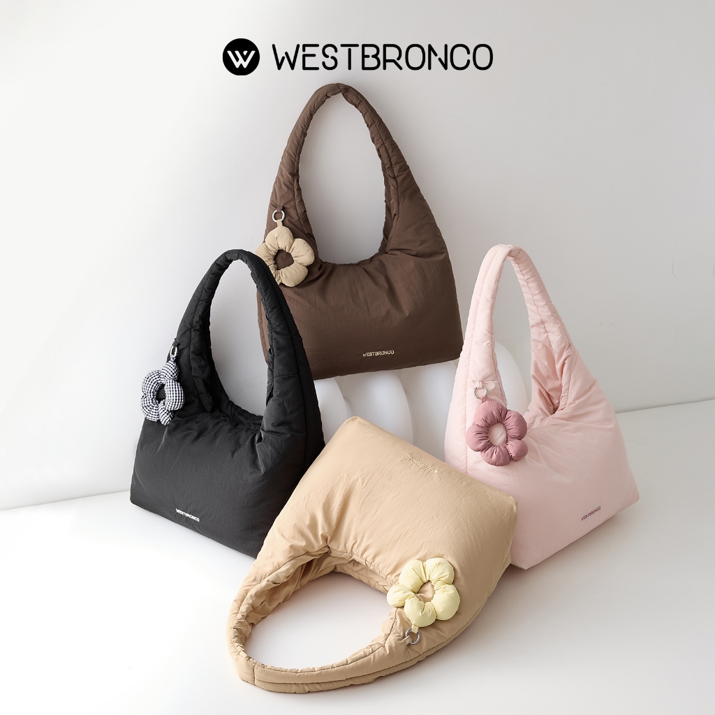 WESTBRONCO รุ่นเดซี่ ( Daisy ) – พร้อมจี้รูปดอกไม้ ดีไซน์นุ่มฟู เหมาะสำหรับใช้ออกไปข้างวันทั่วไป เดต หรือโอกาสอื่น ๆ