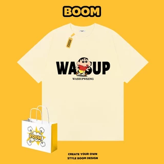 BOOM เสื้อยืดคอกลม ใส่ได้ทั้งชายและหญิง ผ้าฝ้าย 100% ระบายอากาศดี ลายการ์ตูนเครยอนชินจัง เหมาะสำหรับเยาวชน