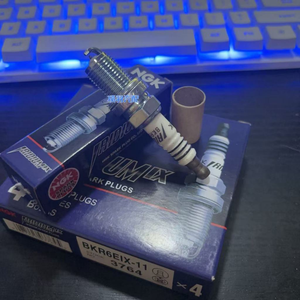 หัวเทียนโลหะผสม NGK Iridium BKR6EIX-11 3764 Audi BMW 525i X5 GOLF Passat Porsche