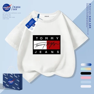 [จัดส่งในวันเดียวกัน] เสื้อยืดผ้าฝ้ายแขนสั้นสำหรับชายและหญิง ดีไซน์อาร์ตลายเซ็น