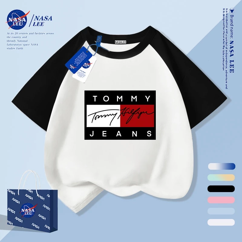 [จัดส่งในวันเดียวกัน] เสื้อยืดผ้าฝ้ายแขนสั้นสำหรับชายและหญิง ดีไซน์อาร์ตลายเซ็น