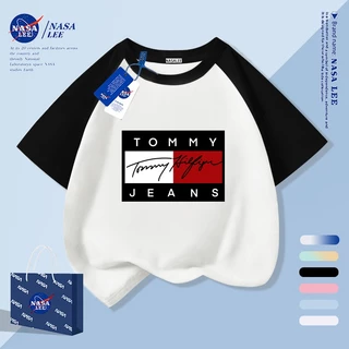 [จัดส่งในวันเดียวกัน] เสื้อยืดผ้าฝ้ายแขนสั้นสำหรับชายและหญิง ดีไซน์อาร์ตลายเซ็น
